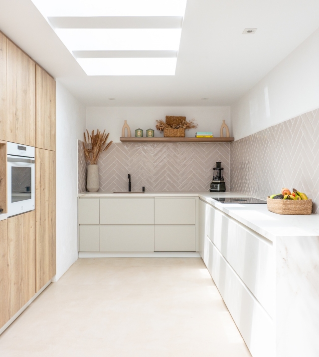 Resa Estates port des Torrent sale koop finca Ibiza kitchen 2.jpg
